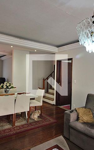 Casa à venda com 260m², 2 quartos e 2 vagasSala