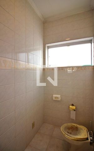 Casa à venda com 260m², 2 quartos e 2 vagasLavabo