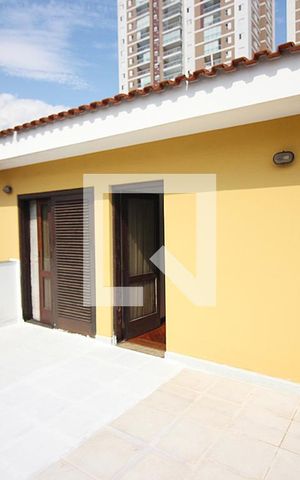 Casa à venda com 260m², 2 quartos e 2 vagasSuíte 2 Varanda
