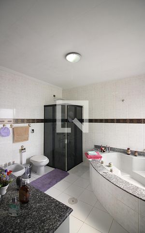 Casa à venda com 260m², 2 quartos e 2 vagasSuíte 2 Banheiro