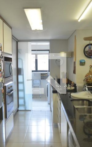 Apartamento à venda com 94m², 2 quartos e 2 vagasCozinha