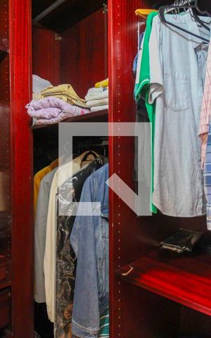 Apartamento à venda com 136m², 4 quartos e 2 vagas Apartamento à venda com 136m², 4 quartos e 2 vagasCloset da suíte