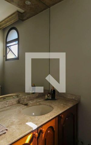 Apartamento à venda com 136m², 4 quartos e 2 vagas Apartamento à venda com 136m², 4 quartos e 2 vagasBanheiro de Serviço