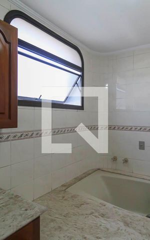 Apartamento à venda com 136m², 4 quartos e 2 vagas Apartamento à venda com 136m², 4 quartos e 2 vagasBanheiro da Suíte
