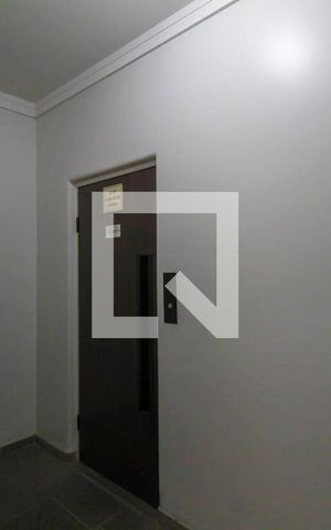 Apartamento à venda com 136m², 4 quartos e 2 vagas Apartamento à venda com 136m², 4 quartos e 2 vagasHall de entrada