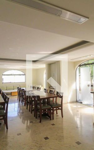 Apartamento à venda com 136m², 4 quartos e 2 vagas Apartamento à venda com 136m², 4 quartos e 2 vagasÁrea comum - Salão de festas