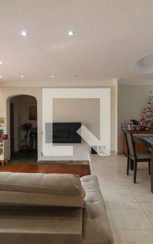 Apartamento à venda com 136m², 4 quartos e 2 vagas Apartamento à venda com 136m², 4 quartos e 2 vagasSala