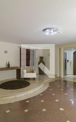 Apartamento à venda com 136m², 4 quartos e 2 vagas Apartamento à venda com 136m², 4 quartos e 2 vagasHall social