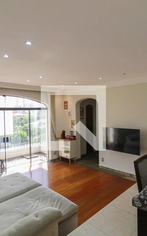 Apartamento à venda com 136m², 4 quartos e 2 vagas Apartamento à venda com 136m², 4 quartos e 2 vagasSala