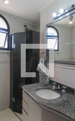 Apartamento à venda com 136m², 4 quartos e 2 vagas Apartamento à venda com 136m², 4 quartos e 2 vagasBanheiro