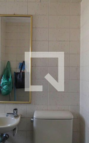 Apartamento à venda com 136m², 4 quartos e 2 vagas Apartamento à venda com 136m², 4 quartos e 2 vagasBanheiro de Serviço