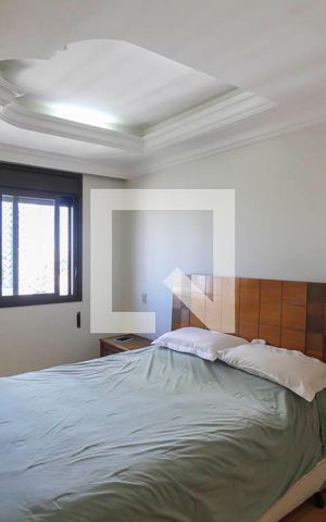 Apartamento à venda com 136m², 4 quartos e 2 vagas Apartamento à venda com 136m², 4 quartos e 2 vagasSuite