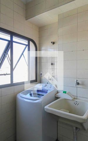 Apartamento à venda com 136m², 4 quartos e 2 vagas Apartamento à venda com 136m², 4 quartos e 2 vagasÁrea de Serviço