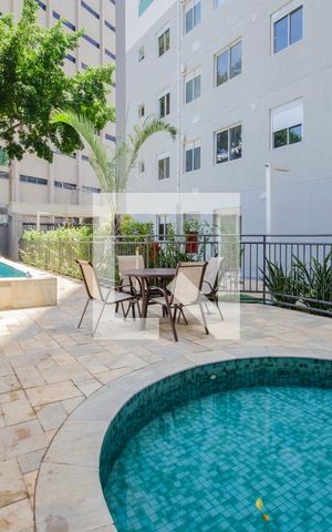 Apartamento à venda com 38m², 1 quarto e sem vaga Apartamento à venda com 38m², 1 quarto e sem vagaÁrea comum - Piscina