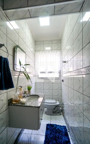 Casa à venda com 387m², 5 quartos e 4 vagas Casa à venda com 387m², 5 quartos e 4 vagasLavabo