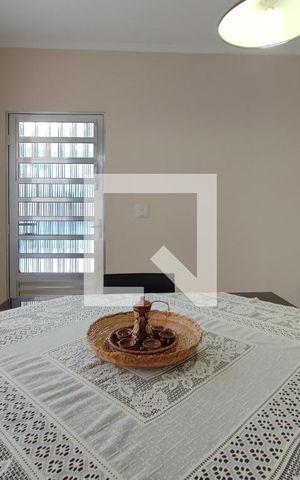Casa à venda com 260m², 2 quartos e 4 vagas Casa à venda com 260m², 2 quartos e 4 vagasCopa