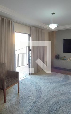 Casa à venda com 260m², 2 quartos e 4 vagas Casa à venda com 260m², 2 quartos e 4 vagasSala de Estar