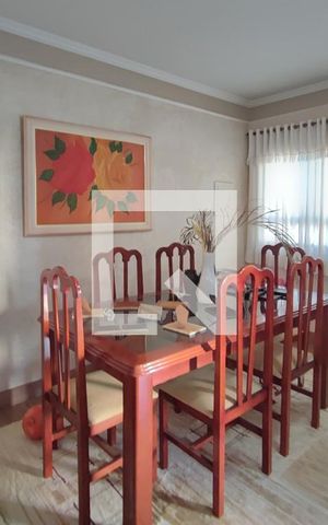 Casa à venda com 260m², 2 quartos e 4 vagas Casa à venda com 260m², 2 quartos e 4 vagasSala de Jantar