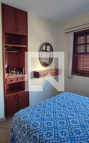 Casa à venda com 260m², 2 quartos e 4 vagas Casa à venda com 260m², 2 quartos e 4 vagasQuarto Suíte