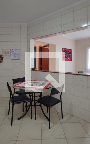 Casa à venda com 260m², 2 quartos e 4 vagas Casa à venda com 260m², 2 quartos e 4 vagasCozinha