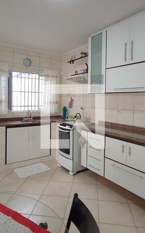 Casa à venda com 260m², 2 quartos e 4 vagas Casa à venda com 260m², 2 quartos e 4 vagasCozinha