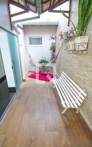 Casa à venda com 471m², 5 quartos e 4 vagas Casa à venda com 471m², 5 quartos e 4 vagasÁrea comum