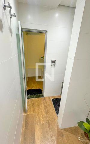 Casa à venda com 471m², 5 quartos e 4 vagas Casa à venda com 471m², 5 quartos e 4 vagasÁrea comum
