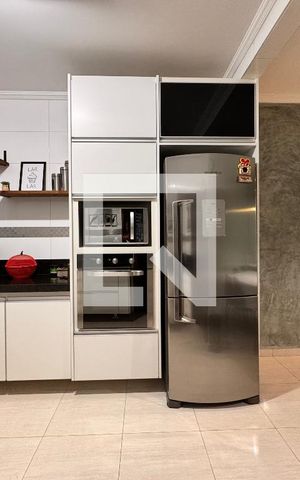 Casa à venda com 156m², 3 quartos e 3 vagas Casa à venda com 156m², 3 quartos e 3 vagasCozinha
