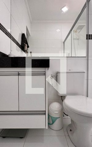 Casa à venda com 156m², 3 quartos e 3 vagas Casa à venda com 156m², 3 quartos e 3 vagasBanheiro da Suíte