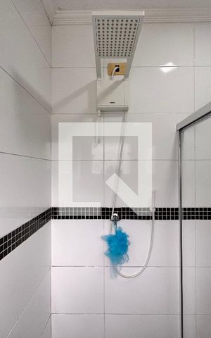 Casa à venda com 156m², 3 quartos e 3 vagas Casa à venda com 156m², 3 quartos e 3 vagasBanheiro da Suíte