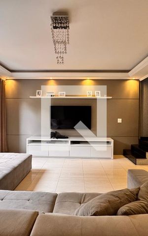 Casa à venda com 156m², 3 quartos e 3 vagas Casa à venda com 156m², 3 quartos e 3 vagasSala
