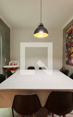 Casa à venda com 156m², 3 quartos e 3 vagas Casa à venda com 156m², 3 quartos e 3 vagasCopa