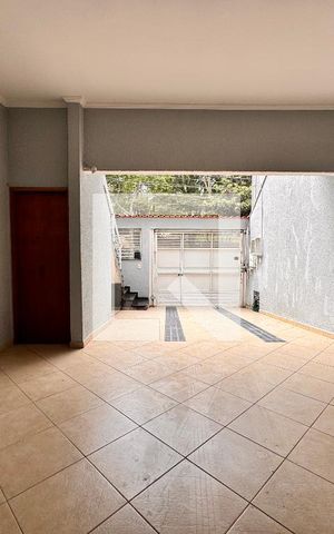 Casa à venda com 156m², 3 quartos e 3 vagas Casa à venda com 156m², 3 quartos e 3 vagasGaragem