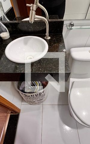 Casa à venda com 156m², 3 quartos e 3 vagas Casa à venda com 156m², 3 quartos e 3 vagasBanheiro