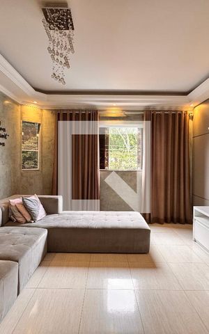 Casa à venda com 156m², 3 quartos e 3 vagas Casa à venda com 156m², 3 quartos e 3 vagasSala