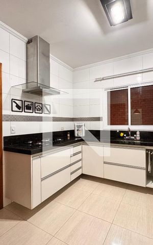 Casa à venda com 156m², 3 quartos e 3 vagas Casa à venda com 156m², 3 quartos e 3 vagasCozinha
