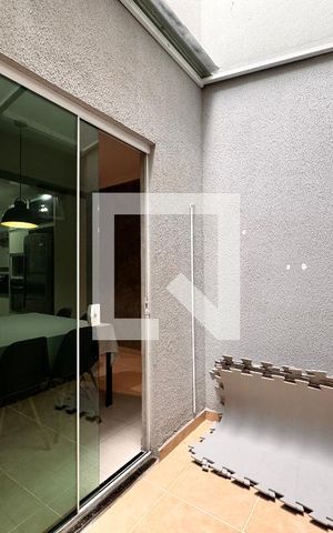 Casa à venda com 156m², 3 quartos e 3 vagas Casa à venda com 156m², 3 quartos e 3 vagasJardim de inverno