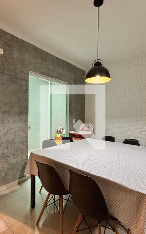 Casa à venda com 156m², 3 quartos e 3 vagas Casa à venda com 156m², 3 quartos e 3 vagasCopa