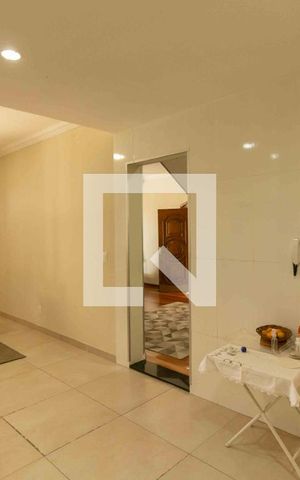 Casa à venda com 354m², 4 quartos e 1 vaga Casa à venda com 354m², 4 quartos e 1 vagaCozinha