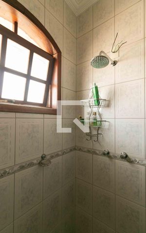 Casa à venda com 354m², 4 quartos e 1 vaga Casa à venda com 354m², 4 quartos e 1 vagaBanheiro Social 2