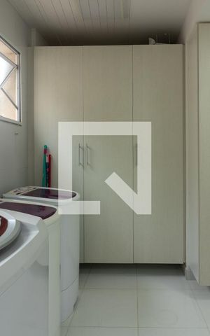 Apartamento à venda com 141m², 3 quartos e 2 vagas Apartamento à venda com 141m², 3 quartos e 2 vagasÁrea de Serviço