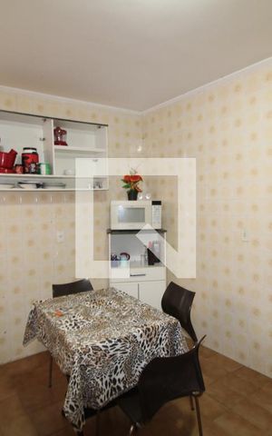 Casa à venda com 279m², 4 quartos e 2 vagasCasa 2 - Cozinha