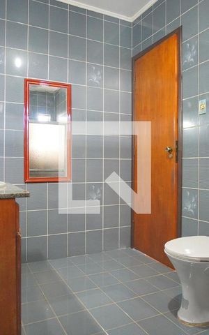 Casa à venda com 401m², 4 quartos e 5 vagasBanheiro da Suíte - Segundo Andar