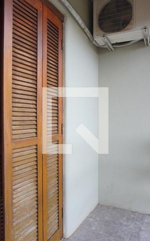 Casa à venda com 401m², 4 quartos e 5 vagasQuarto 2 Varanda - Segundo Andar