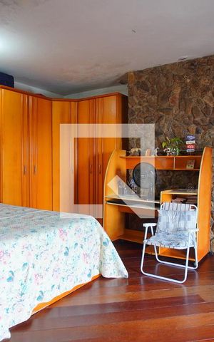 Casa à venda com 401m², 4 quartos e 5 vagasSuíte - Segundo Andar