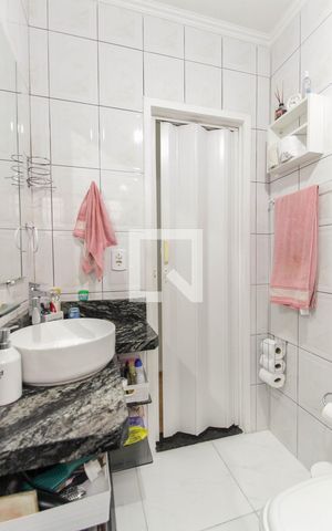 Casa à venda com 135m², 2 quartos e 1 vaga Casa à venda com 135m², 2 quartos e 1 vagaBanheiro