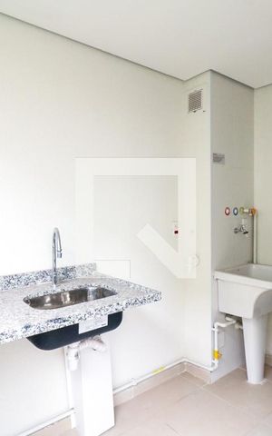 Apartamento à venda com 61m², 2 quartos e 1 vaga Apartamento à venda com 61m², 2 quartos e 1 vagaVaranda e Área de Serviço