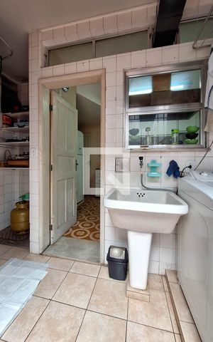 Casa à venda com 170m², 4 quartos e 1 vagaÁrea de Serviço