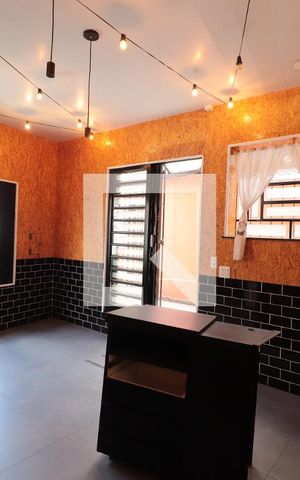 Casa à venda com 140m², 2 quartos e sem vagaSala