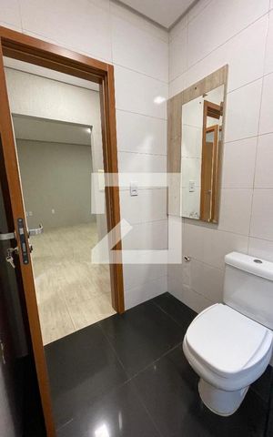 Casa à venda com 120m², 2 quartos e 2 vagas Casa à venda com 120m², 2 quartos e 2 vagasBanheiro